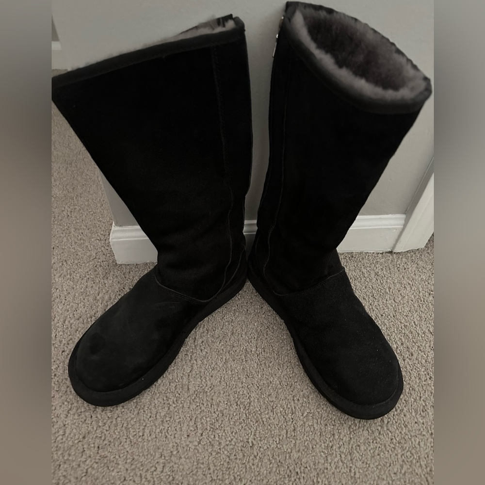 UGG Knightsbridge Black Zipper Boots Size 8